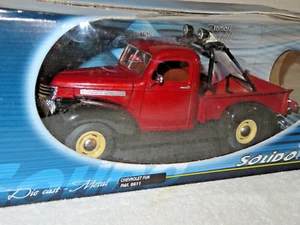 RARE 1946 CHEVROLET PICKUP SOLIDO ROLLBAR & SURFBOARD 1:18 OPENING HOOD & DOORS - Picture 1 of 16
