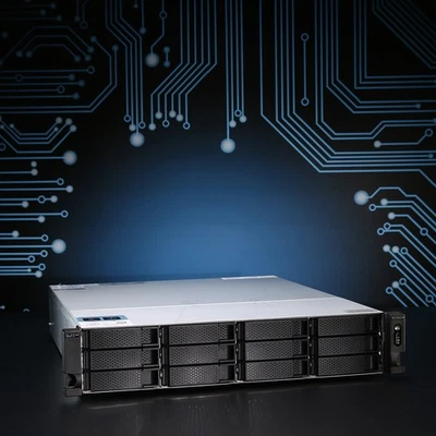 QNAP QuTS hero TS-h1886XU-RP-R2 // 12x LFF + 6x SFF NAS // 4x 2,5GbE, 2x SFP28 - Bild 1 von 4