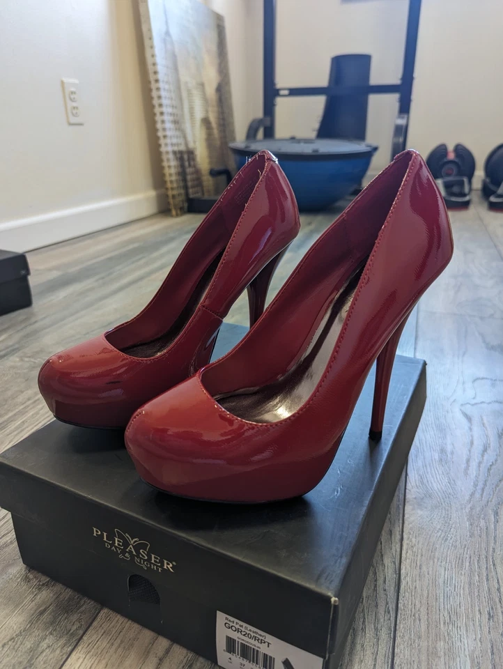 Tacones de plataforma Pleaser rojo charol talla 7M - preciosos-20 zapatos de tacón de aguja Foto 1 de 4