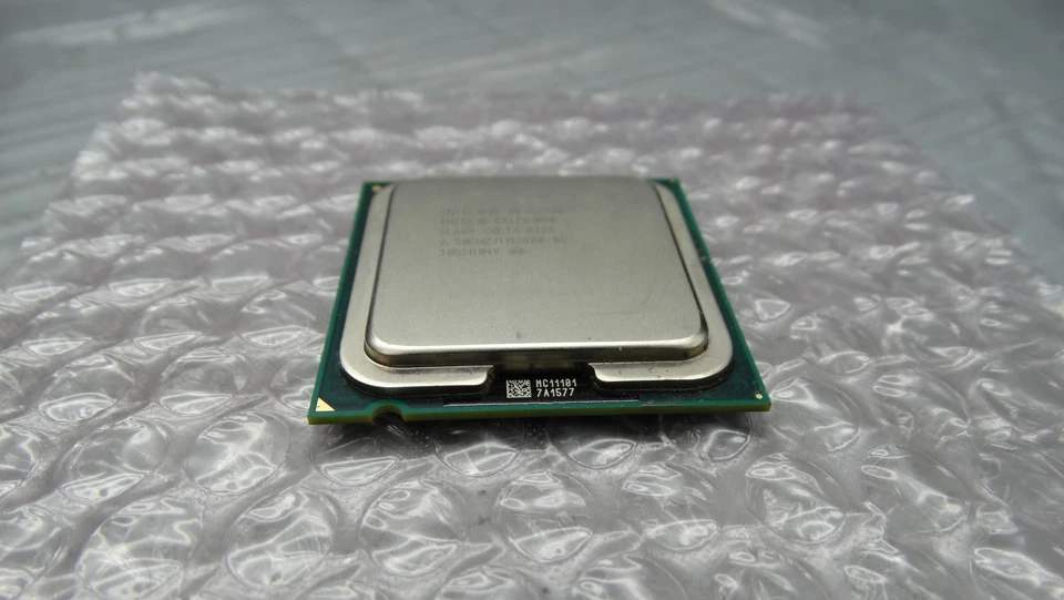 Procesador CPU Intel Celeron E3300 2,50 GHz doble núcleo LGA775 SLGU4 Foto 1 de 4