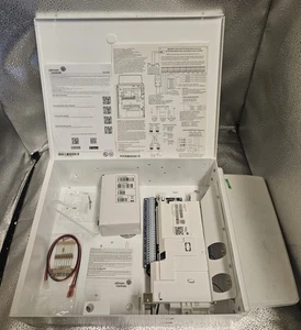Johnson Controls IQPR004M IQ Pro Panel Security #70L - Picture 1 of 3
