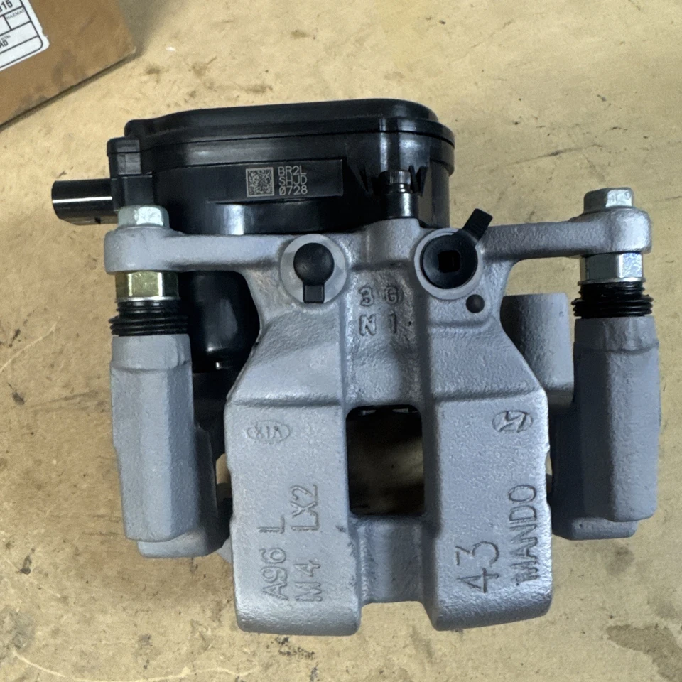 Genuine Hyundai Disc Brake Caliper 58310-S9A30 DRIVERS SIDE REAR OEM NEW Foto 1 de 4