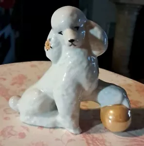 Vintage Porcelain Figurine Dulevo Soviet USSR White Poodle Dog ๐ฉ W Gold Ball - Picture 1 of 12