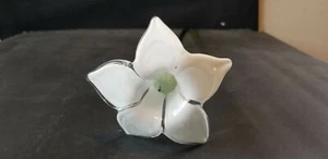 ART GLASS WHITE LILY LONG STEM GLASS FLOWER 19"- 19 1/2" - Picture 1 of 8