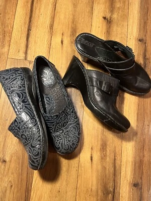 Lote de 2 zuecos de cachemira BOC Born para mujer de cuero azul peggy tooled negros Foto 1 de 4