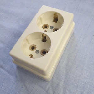 DDR Doppel Steckdose Schucko Aufputz weiß Creme aus Lagerbestand Nr22 - Bild 1 von 5