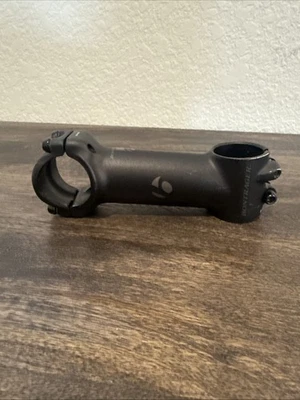 Bonito vástago de aleación sin rosca Bontrager 100 mm 7 grados 31,8 barra dirección 28,6 #208 Foto 1 de 4