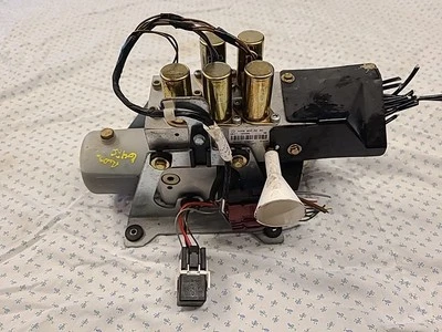 01-03 Mercedes W208 CLK430  Convertible Top Hydraulic Pump Motor - Image 1 of 4