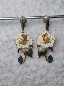 Orecchini pendenti vintage rosa rossa e bianca clip su smalto cloisonné - Foto 1 di 12
