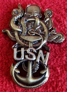 US NAVY COMUSNAVCENT CHIEF PETTY OFFICERS ASSOCIATION COIN (USCG CHP ARMY USMC - Picture 1 of 2