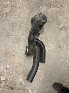 2001-2007 Chevrolet GMC Cadillac 5.3L 6.0L Air Cleaner Outlet Duct OEM. 15060999 - Picture 1 of 6