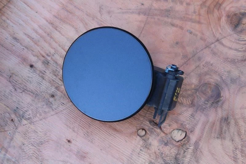 Cadillac Escalade ESV 2015 2016 2017 2018 puerta de llenado de combustible Foto 1 de 4