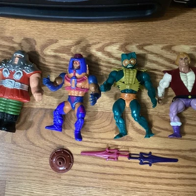 Lote de figuras de acción He-Man MOTU de colección años 80 Mattel Prince Adam Ram Man E Faces Foto 1 de 4