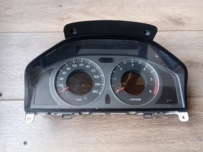 Velocímetro cuadro de instrumentos VOLVO S80 II AS 30786053AA 2,40 diésel Foto 1 de 4