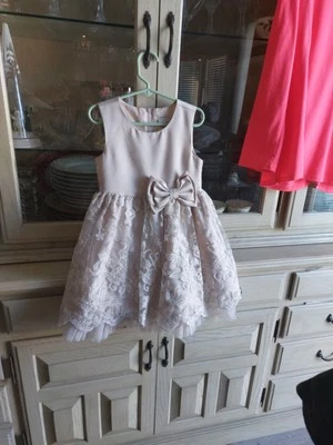 Girl's Rare Editions Dress Size 5T Lace Tulle & Satin - Image 1 of 4