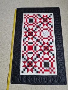 Schöner selbstgehähter Wandbehang in modernem Design, 57 cm x 91 cm - Bild 1 von 2