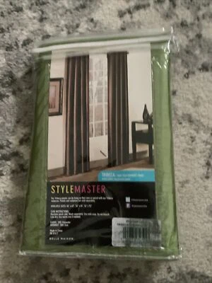 Panel de ojal de seda sintética Stylemaster Tribeca 56 x 63 verde esmeralda 1 panel Foto 1 de 2