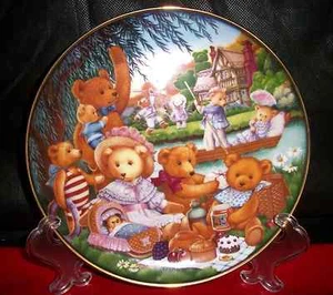 1991 Franklin Mint "Ein Teddybär Picknick" Teller Carol Lawson #B9458 limitierte Ausgabe mit Ständer - Bild 1 von 4