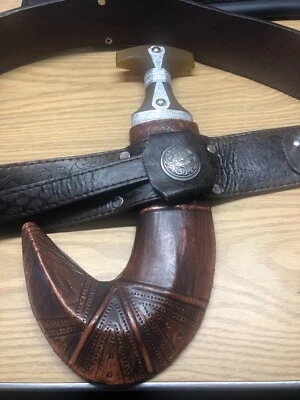 India Fighting Knife With Leather Belt & Sheath. Iron Sri Sahib Kirpan 12" Long - Image 1 of 4