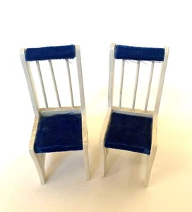 Puppenstubenstühle Miniatur Vintage Möbel Menge (2) Holz weiß blau Samt - Bild 1 von 5