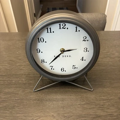 Reloj Rae Dunn Redondo Gris con Estilos de Diseño Stand By - Funciona con Pilas Probado Foto 1 de 4