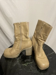 Vintage Y2K Fashion Bug Platform Women’s Boots Size 7 Cream - Picture 1 of 11