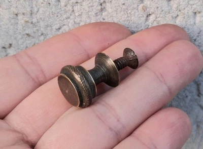 PETITE POIGNÉE ANCIENNE bouton, en bronze ou laiton , D=1,4 cm de meubles  N°81B - Photo 1/4
