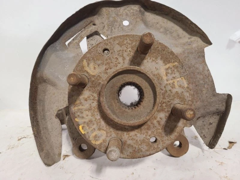 Driver Front Spindle/Knuckle Without ABS Thru 7/13/00 Fits 98-01 SEPHIA 1977237 - Image 1 of 3