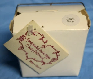 SANDY PATTERSON HANDBEMALTE HÜHNEREIER SANTA MOON 2 3/4" GROSS 1993 IN OVP - Bild 1 von 4