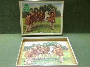 1950s Victory Boxed Plywood Jigsaw Puzzle P3 Popular 100pc Brownies Guides & Dog - Picture 1 of 6