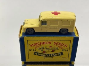 MATCHBOX MOKO 14 DAIMLER AMBULANCE - GMW -CREAM 3inch- GOOD IN B2 BOX - 102 - Picture 1 of 8