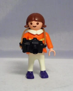 Playmobil Figur Kind Mädchen Child Girl Fotoapparat aus 3950 Adventskalender #11 - Picture 1 of 1