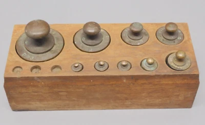 -ANCIENNE BOITE DE POIDS pour BALANCE ROBERVAL ou AUTRE de 500 à 5 g  D - Photo 1/4