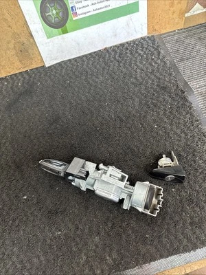 Ford Focus 2013 barril de puerta de encendido + llave 3M513F880ae  Foto 1 de 4