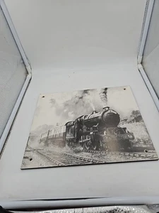 Schwarz weißer Zug Lokomotive Drucke auf Pressspappe - Königliches Herzogtum  - Bild 1 von 8