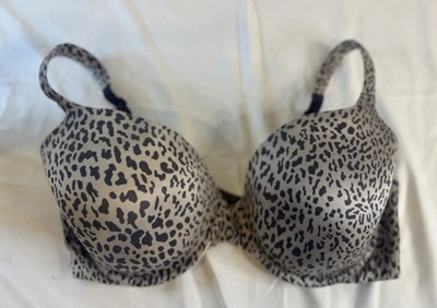 Sujetador Victoria Secret Estampado Leopardo 36DD Push Up Forrado con Aros Cobertura Perfecta Foto 1 de 3