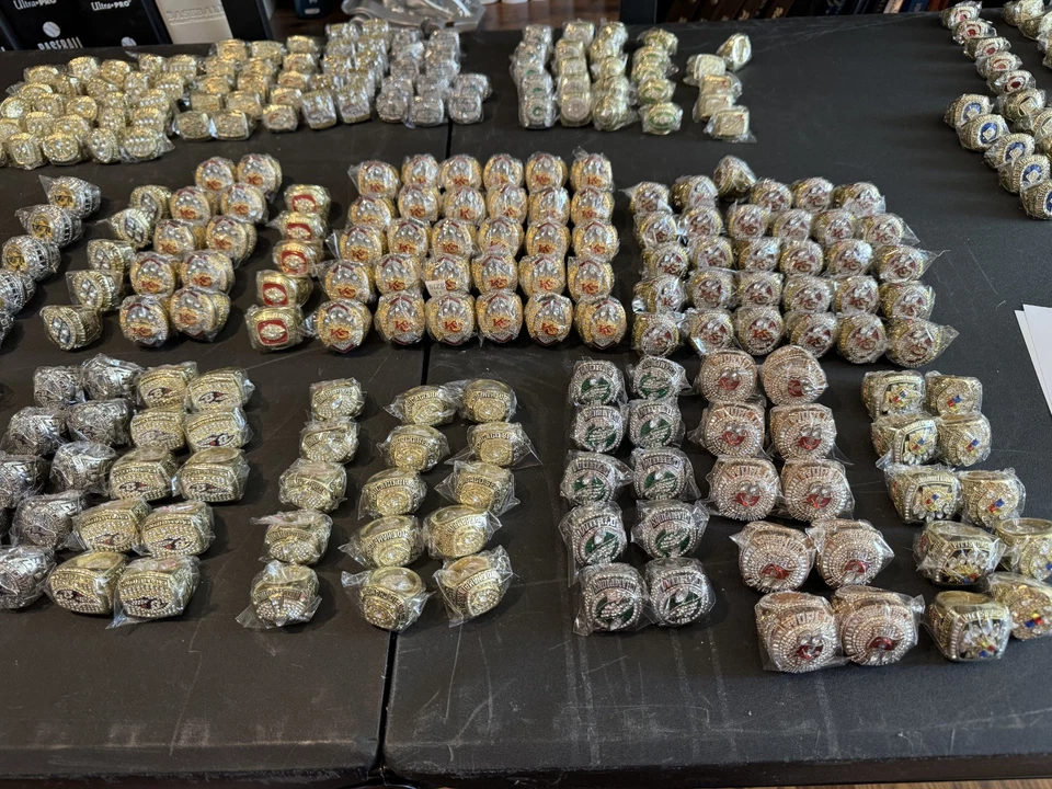 Anillos de Campeonato de la NBA - Elige: Año / Equipo / Jugador - Enviado desde Idaho Foto 1 de 4