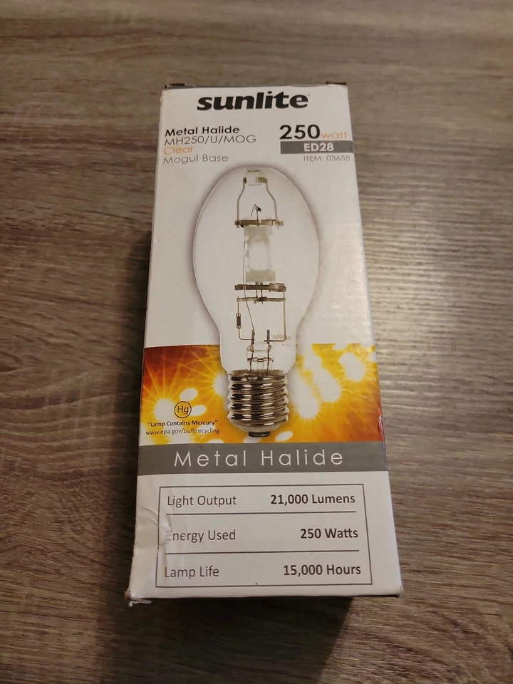 SUNLITE 250w MH250/U, ED28 Mogul base clear, Metal halide bulb - Image 1 of 4