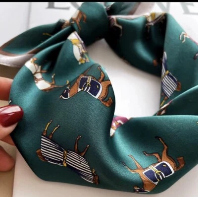 POBING SEIDENTUCH 53*53cm•REINE SEIDE•100%SEIDE•FOULARD•STIRNBAND•HALSTUCH PFERDE GRÜN