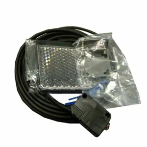 Photoelectric Sensor PZ2-61P 12-24V DC For KEYENCE - Picture 1 of 3