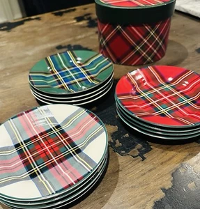 Set of 12 NIB Pottery Barn STEWART PLAID APPETIZER PLATES Red Green CHRISTMAS - Picture 1 of 9