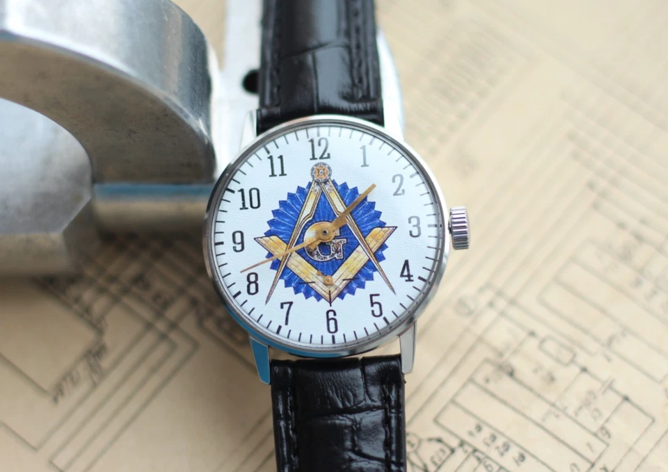 ⌚ Reloj mecánico RAKETA URSR masónico vintage reparado estilo masón visible Foto 1 de 4