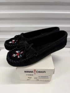 Minnetonka Women Thunderbird BEADED Moccasin SZ 10 Hard Sole BLACK Suede Shoe - Picture 1 of 12