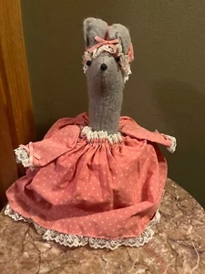 Vintage Felt Mouse Doll Toilet Paper Cover Pink Dress And Bonnet - Picture 1 of 5