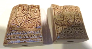 Salero y pimentero decorativo vintage recuerdo montaje Rushmore-cerámica-2 1/4" - Imagen 1 de 6