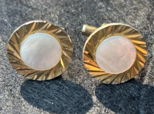 Vintage round cufflinks, round mother of pearl in decorated gold colour base - Picture 1 of 5