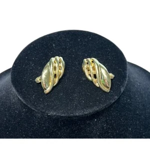 Vintage Monet Gold Tone Clip Swirl Filigree Earrings - Picture 1 of 4