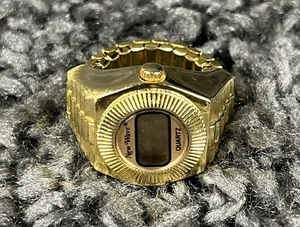 Delta Impex Digital Ring Watch - New Wave Quartz - Needs A New Battery - Picture 1 of 9