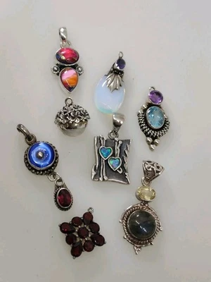 Lote de 8 colgantes de plata de ley estilo balinés con gemas ópalo perla Foto 1 de 4