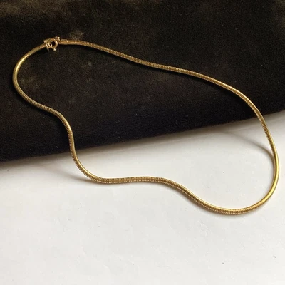 Colar vintage Monet tom dourado assinado pendurar etiqueta 15,5 polegadas de comprimento corrente de cobra - Imagem 1 de 4